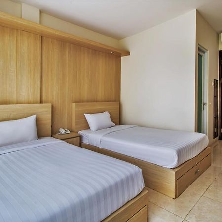 D'Padmaya Residence Джакарта Екстериор снимка