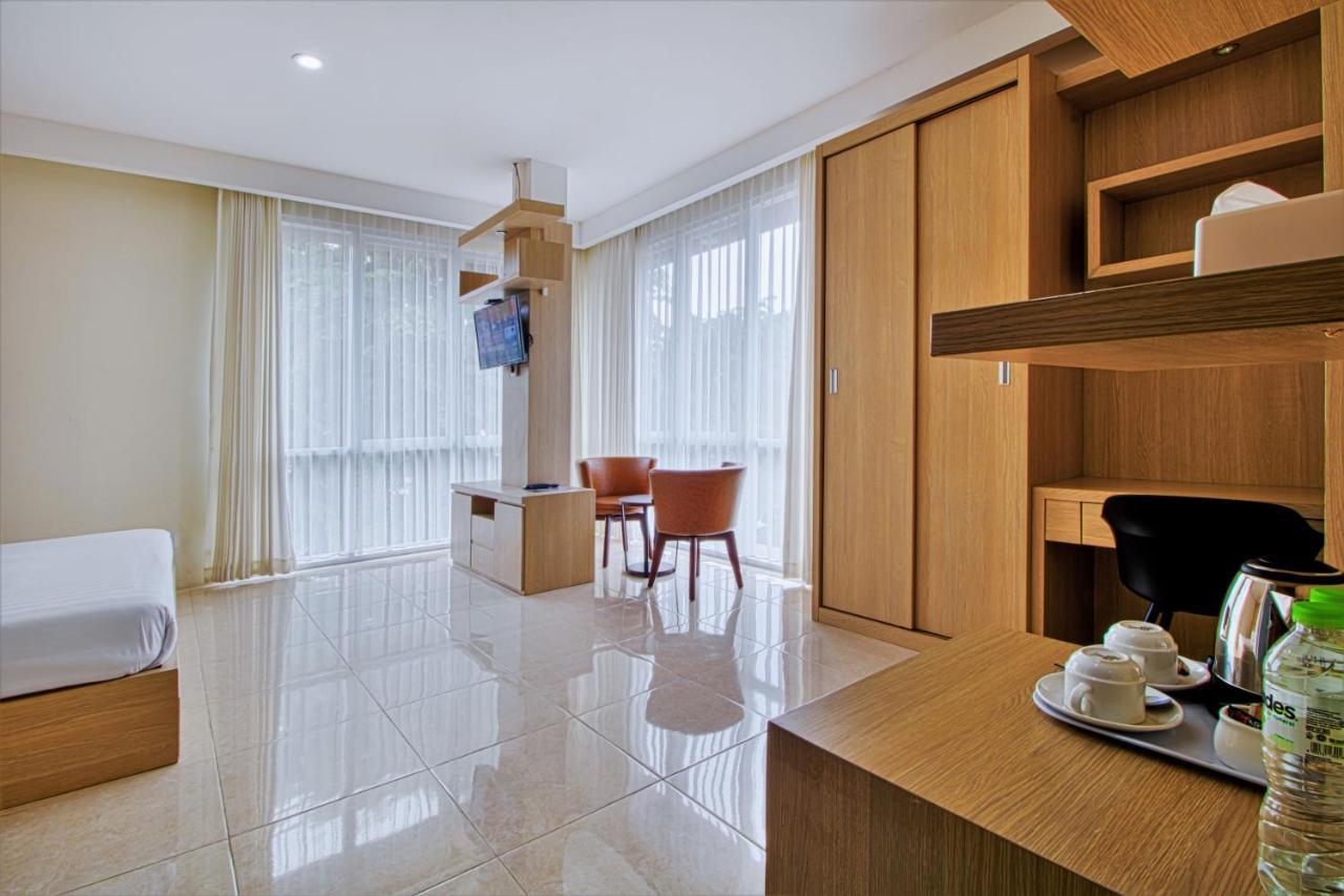 D'Padmaya Residence Джакарта Екстериор снимка